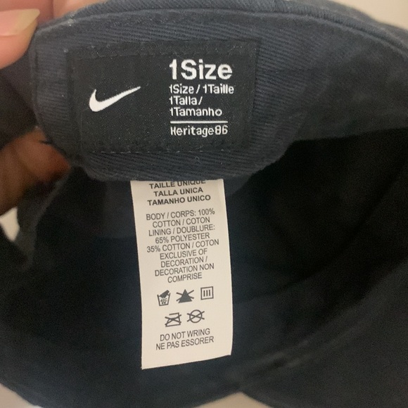 Nike Faded Black Baseball cap - Picture 7 of 7